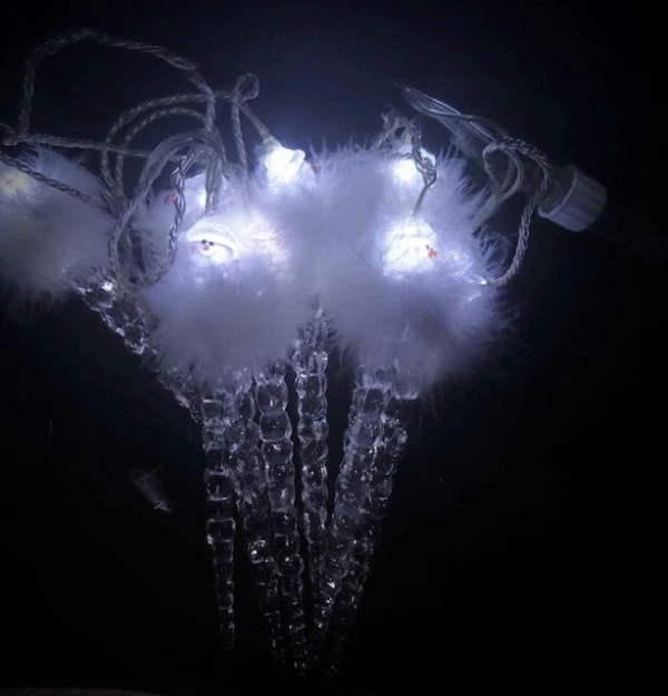 8 LED σε σειρά με ακρυλικούς σταλακτίτες και χιονάνρθωπους, 1,80 m, διάφανο καλώδιο, σταθερή, με επέκταση, IP20, Ψυχρό Λευκό