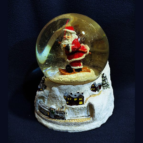 LED χριστουγεννιάτικη κουρδιστή χιονόμπαλα Άγιος Βασίλης με μουσική μπαταρίας 23x25hcm RGB
