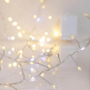 300 λαμπάκια LED σε σειρά, Cluster 2,5 m, διάφανο χάλκινο καλώδιο, σταθερή με Ψυχρό Λευκό Ροής New Drop 4 Ταχυτήτων, χρονοδιακόπτης, IP44, Θερμό Λευκό & Ψυχρό Λευκό